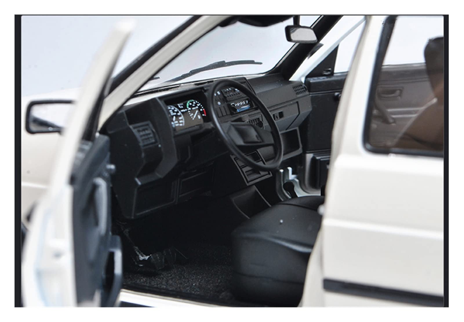 Amazon.co.jp: 1/18フォルクスワーゲンジェッタ合金クラシック